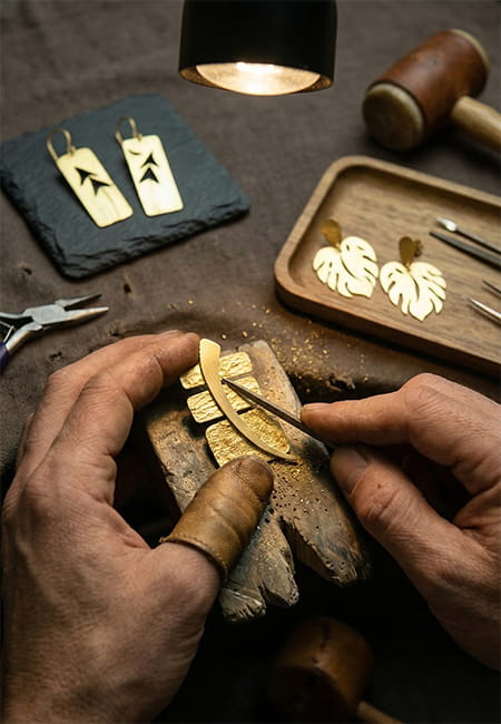How a Leading Brass Jewelry Manufacturer Shapes Trendsetting Collections