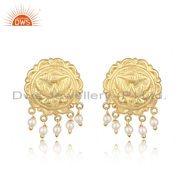 Handcrafted floral design yellow gold on fashion earring with pearl
