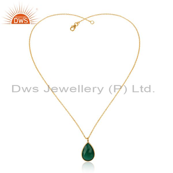 Solitaire green onyx necklace in yellow gold over sterling silver