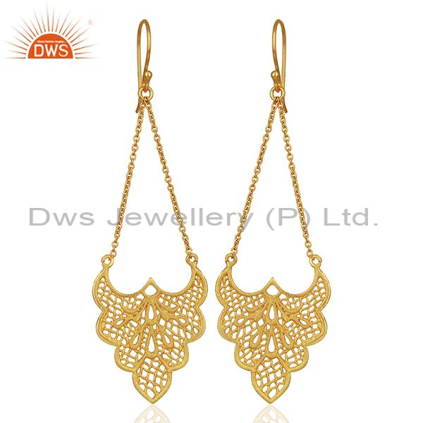 Crest shaped lace earring is 3.5cm x 2.7cm with 4 cm chain drop Gold Plated