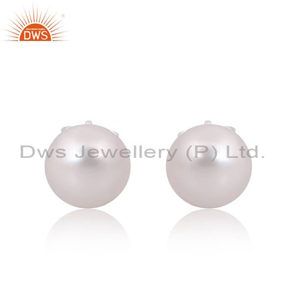 Exquisite Pearl Stud Earrings: Handcrafted with Care