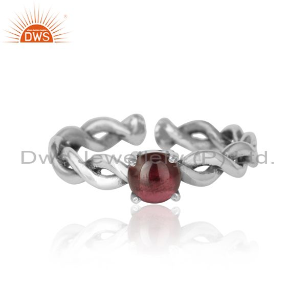 Dainty twisted ring in oxidized silver 925 with natural garnet