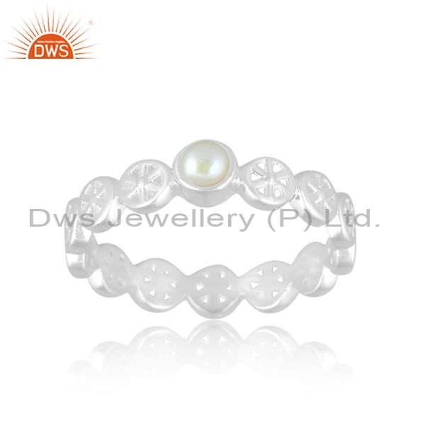 Plain 925 Silver Floral Ring With Pearl Cabushion Stone