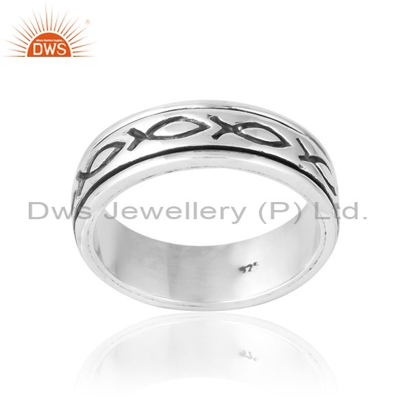 Fish Mudra Ring In Silver With Low Oxidised Pattern Unisex