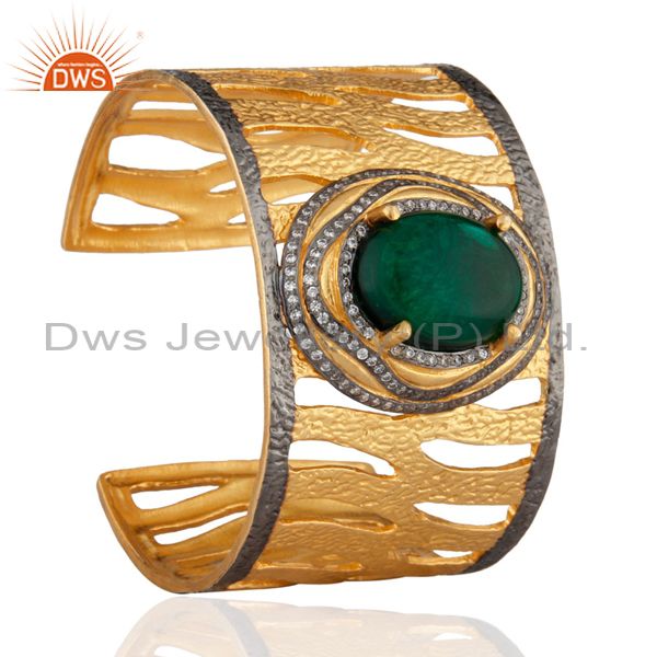 Exporter 22K Yellow Gold Plated Brass Green Glass And CZ Hammered Wide Cuff Bracelet