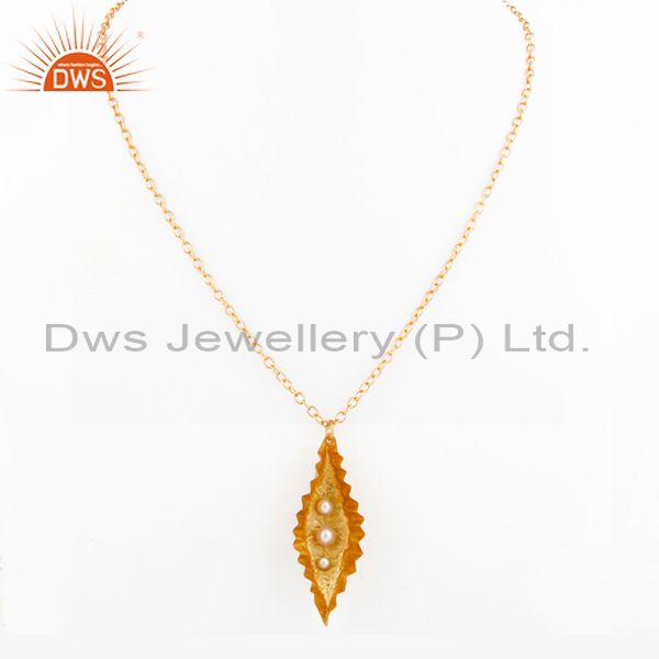 Exporter Fold Formed Leaf designer light weight Pendant With Chain Natural Pearl 18k Gold