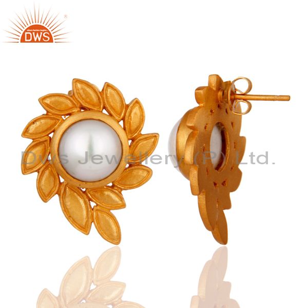 Exporter Gorgeous 24K Gold Plated Natural Pearl Flower Handmade Designer Stud Earrings