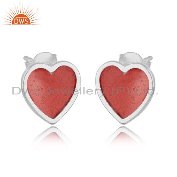 Dainty stud in white rhodium on silver 925 with light red enamel