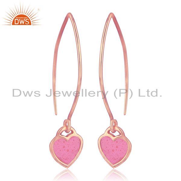 Dangle earring in rose gold plated silver with light pink enamel