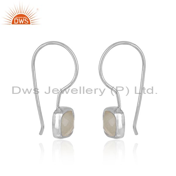 Handmade smooth earring in silver 925 with raonbow moonstone