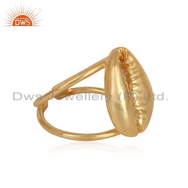 Amazing Cowrie Ring With Splited Shank In Gold On Silver 925