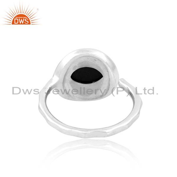 Stylish Silver Ring with Black Onyx: Elegant Design