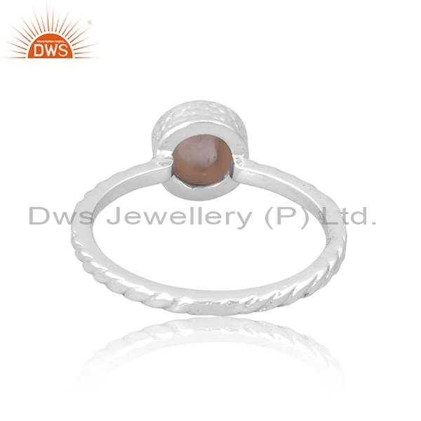 Exquisite Pearl Ring: Radiate Elegance with Opulent Accessory