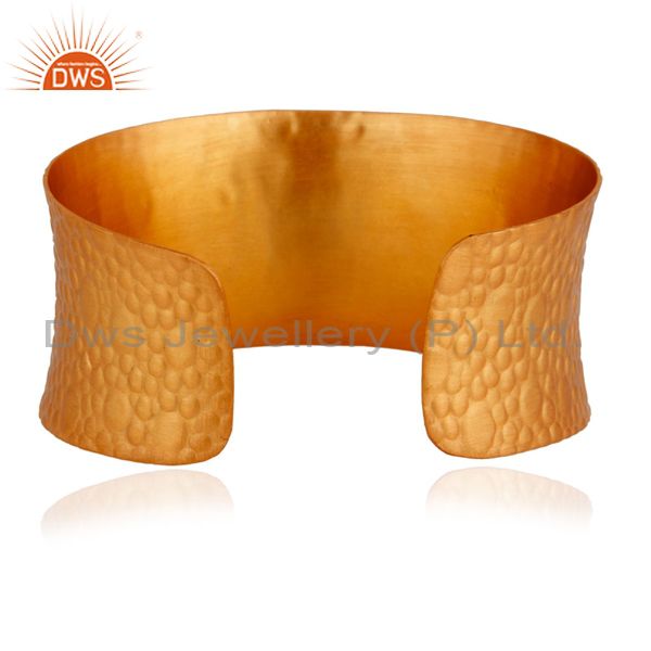 Suppliers 18k Yellow Gold Plated On Brass Red/White Cubic Zirconia Texture Finish Bangle