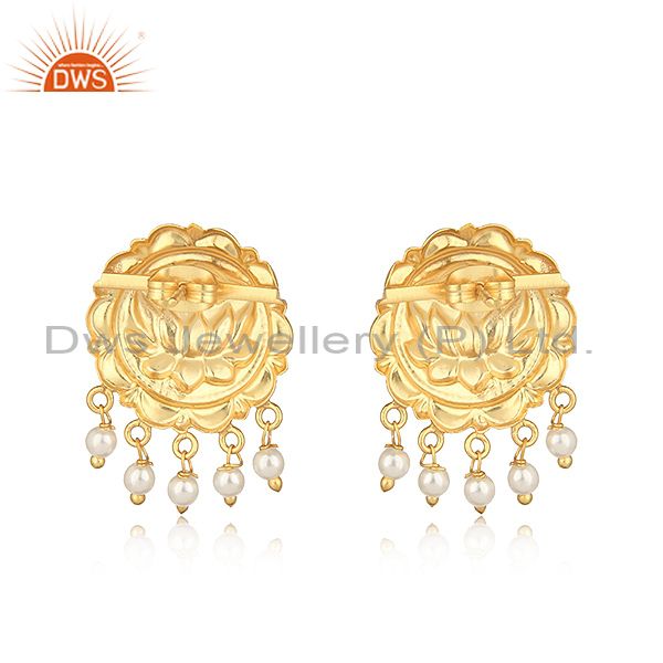 Handcrafted floral design yellow gold on fashion earring with pearl