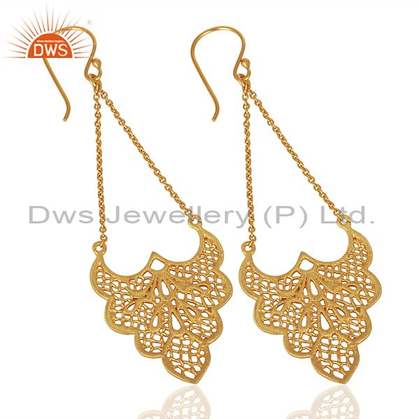 Suppliers Crest shaped lace earring is 3.5cm x 2.7cm with 4 cm chain drop Gold Plated