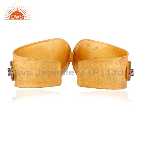 Wholesalers of Amazing design cz diamond 18k gold solid brass hammered cuff bangle