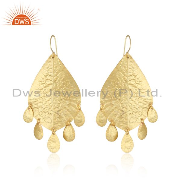 Leaf textured handmade design gold on fashion pearl earring