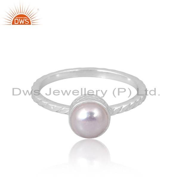 Exquisite Pearl Ring: Radiate Elegance with Opulent Accessory