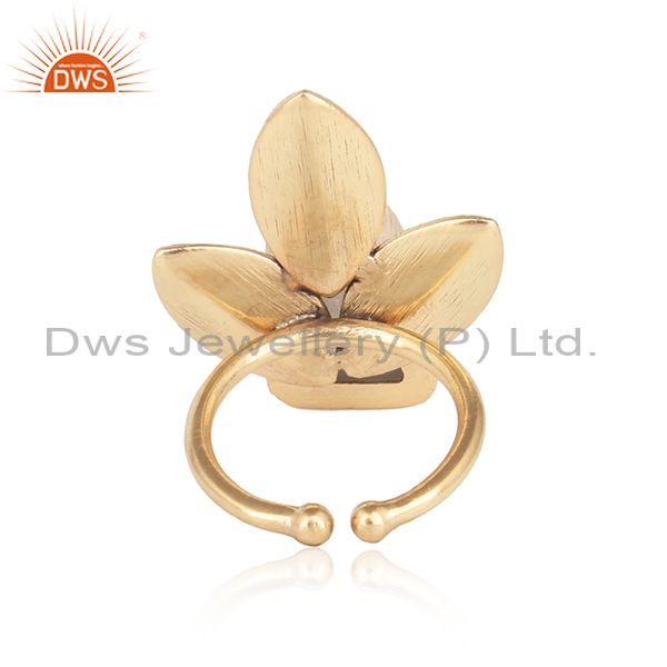 Handtextured floral design gold on fashion ring with rough smoky