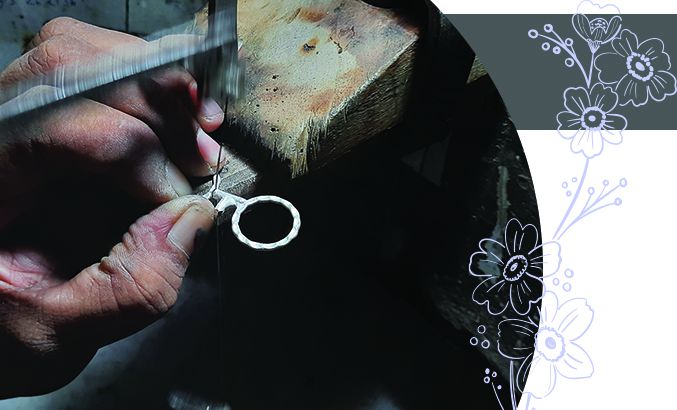 Fabricant de bijoux de pierres précieuses