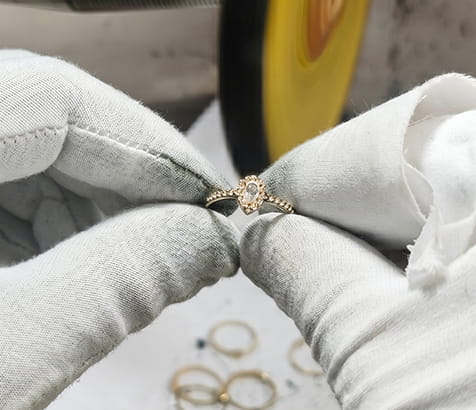 18 Karat Gold Jewelry Manufacturing with Natural Diamond 